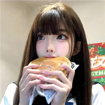 与一位女士合影